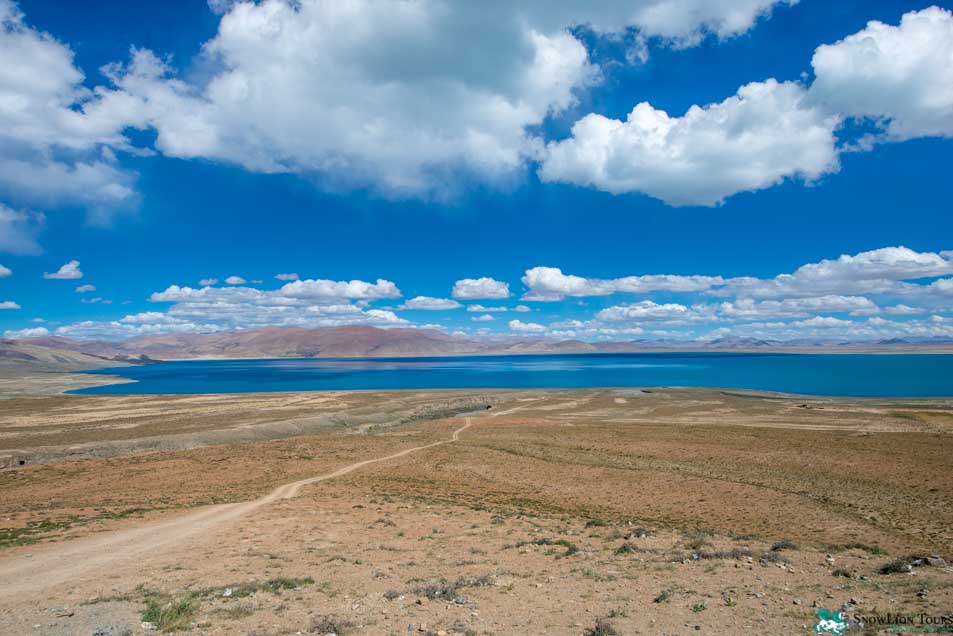Peikutso Lake on the way from Lhasa to Kathmandu Tour