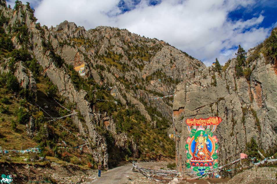 On the road to Nangchen county in Yushu - Amdo and Kham Tour