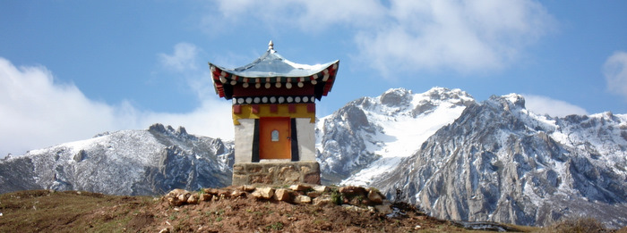An offering atop a snow mountain in Taktsang Lhamo