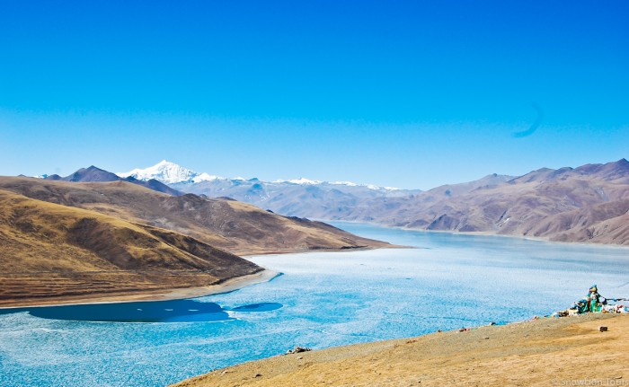 Yamdrok Lake in Gyantse, Tibet