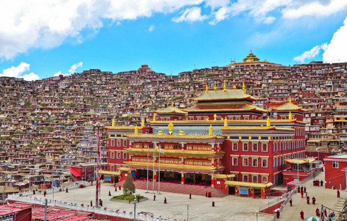 sertha monastery in tibet