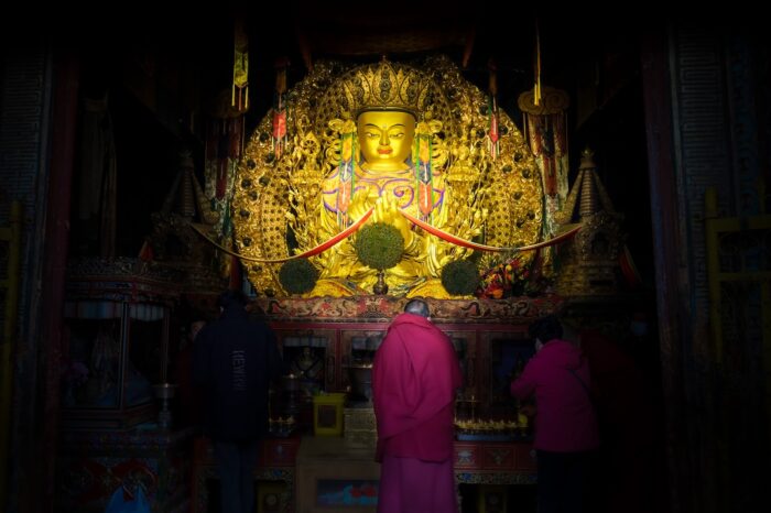 Kumbum and Qinghai Lake Tour