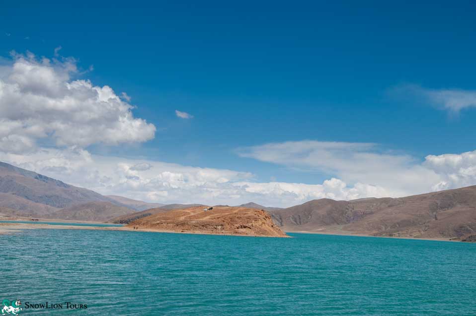 landscape on the way to Mount Kailash in Tibet