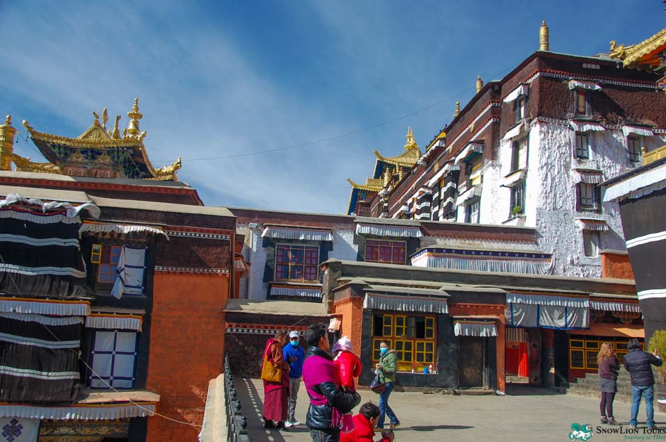 Tashilhunpo Monastery in Shigatse on the way to Everest Base Cam tour