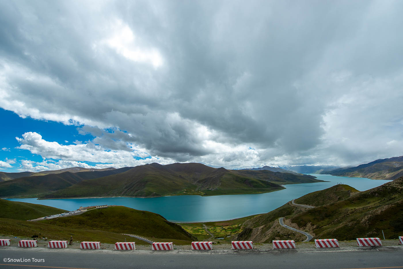 Yamdrok Yumtso Lake on the way to Mount Kailash in Tibet