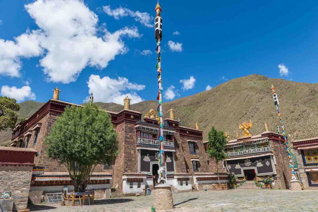 Mingdroling monastery, Tibet buddhist tour