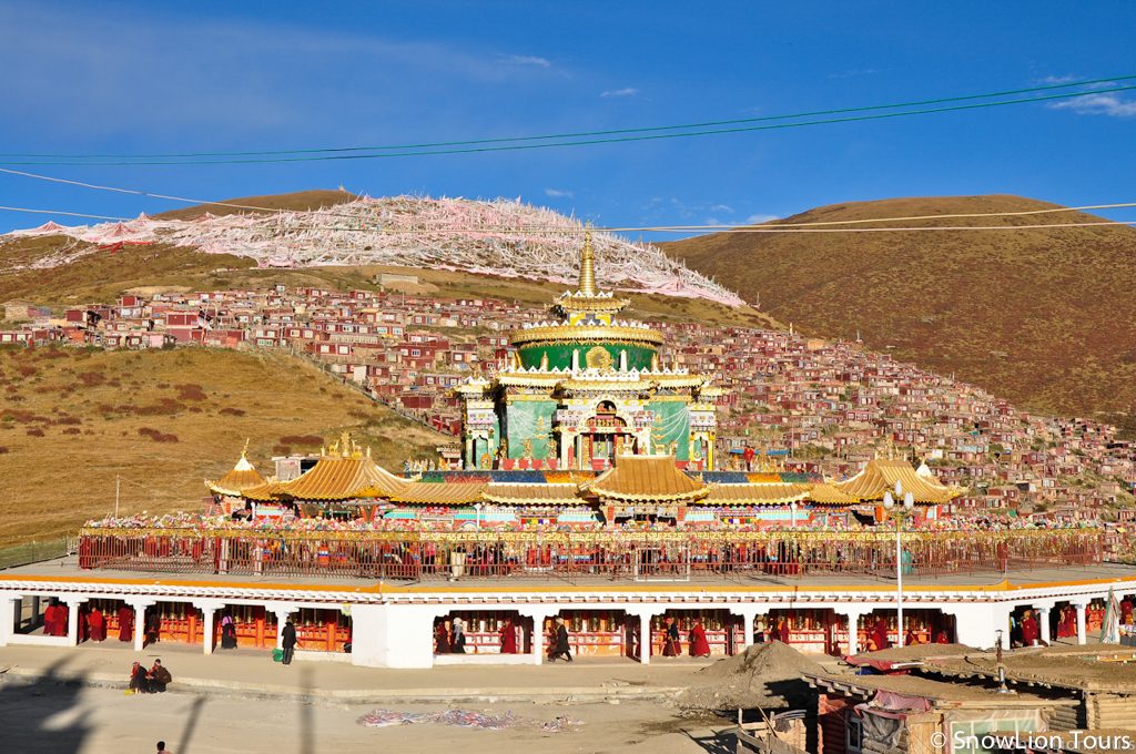 kham Tibet tour, Travel to Sertar Larung Gar 