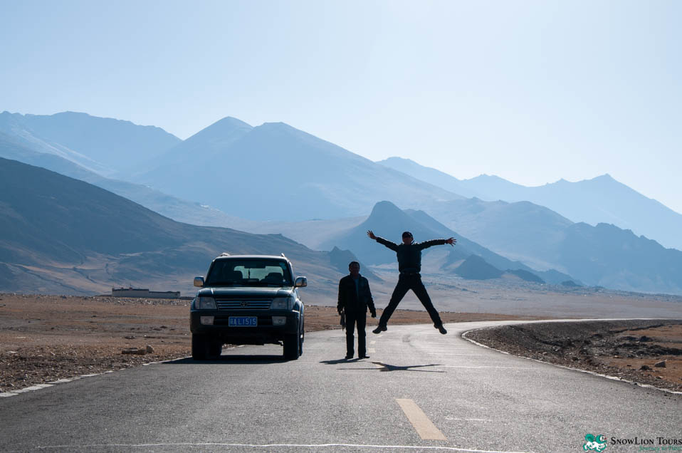 Road from Lhasa to Kathmandu Tour