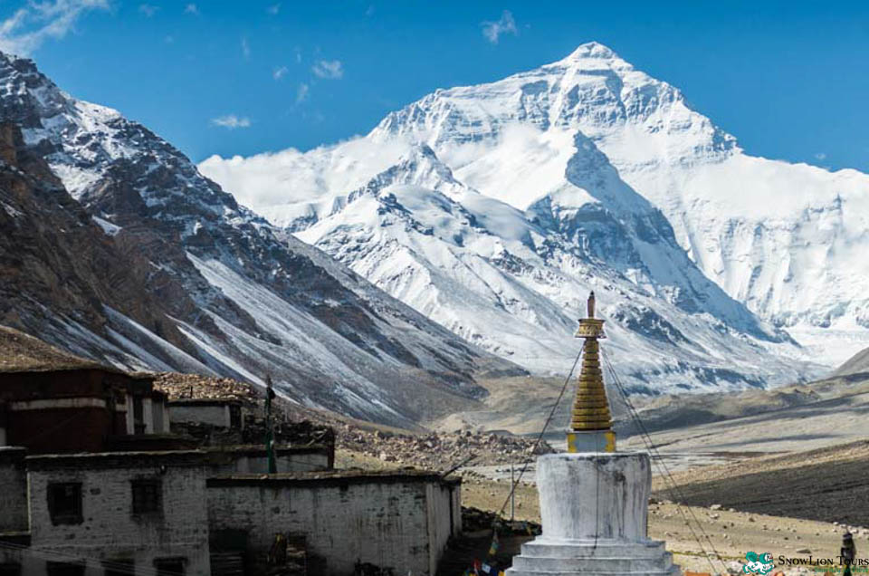 Mount Everest on the Tour from Lhasa to Kathmandu